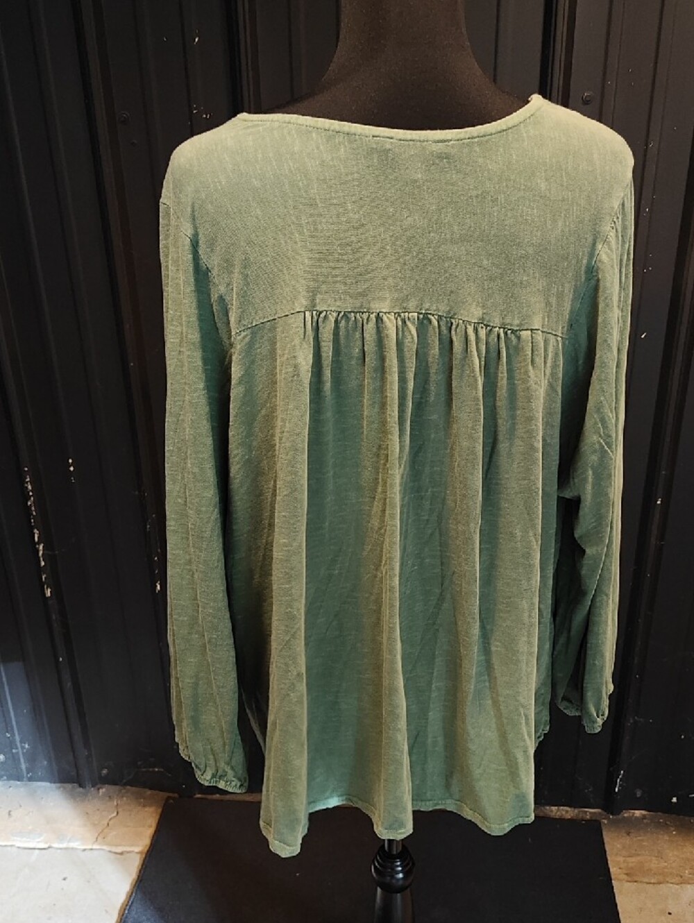 Lucky Brand Sage Green Button-Front V-Neck Blouse - Picture 6 of 6
